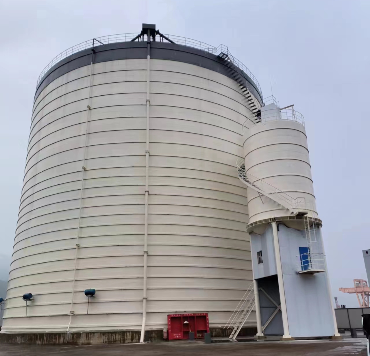 白茅湖农场10万吨水泥钢板库