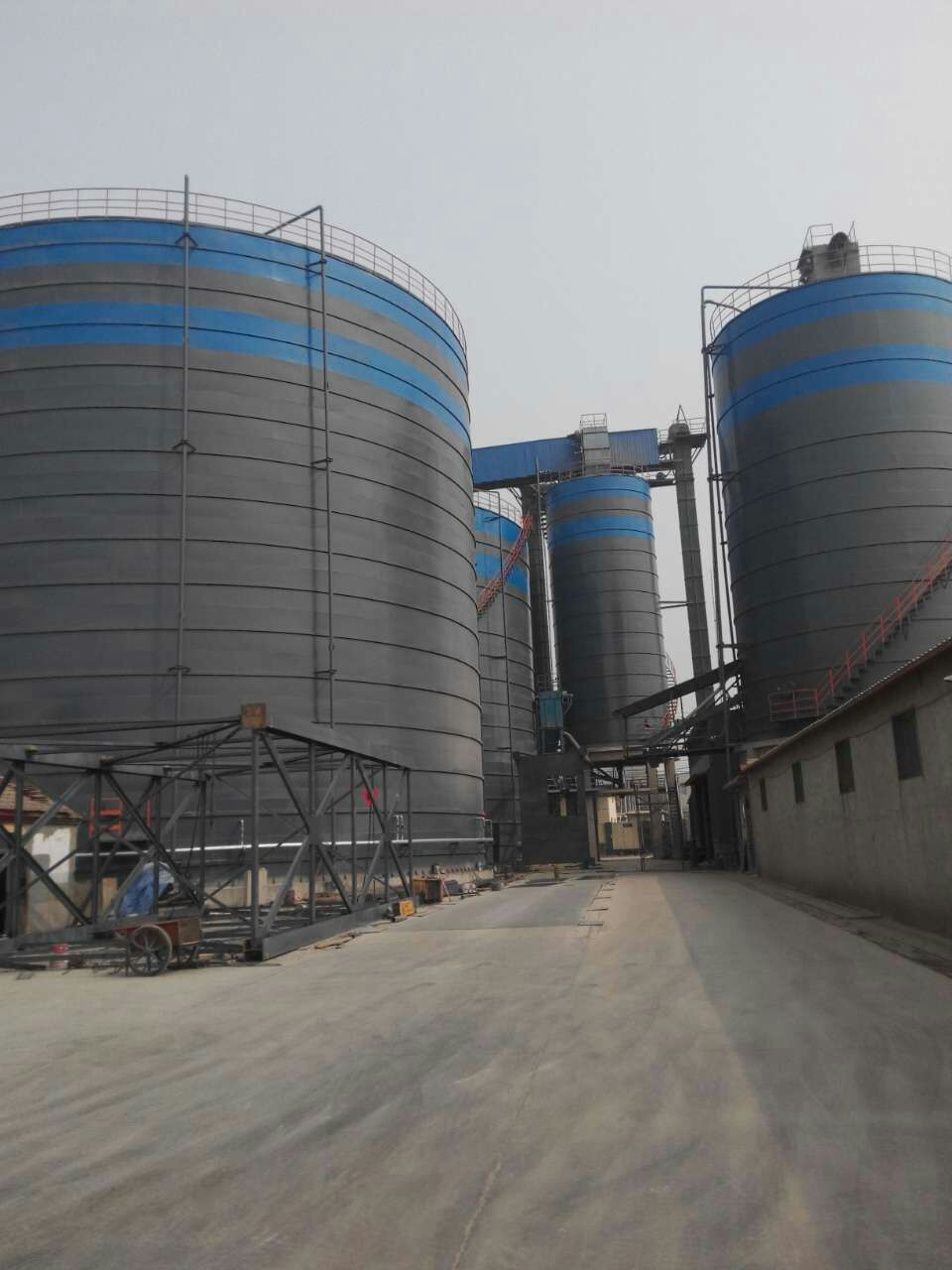 白茅湖农场粉煤灰储存库基础怎么建造